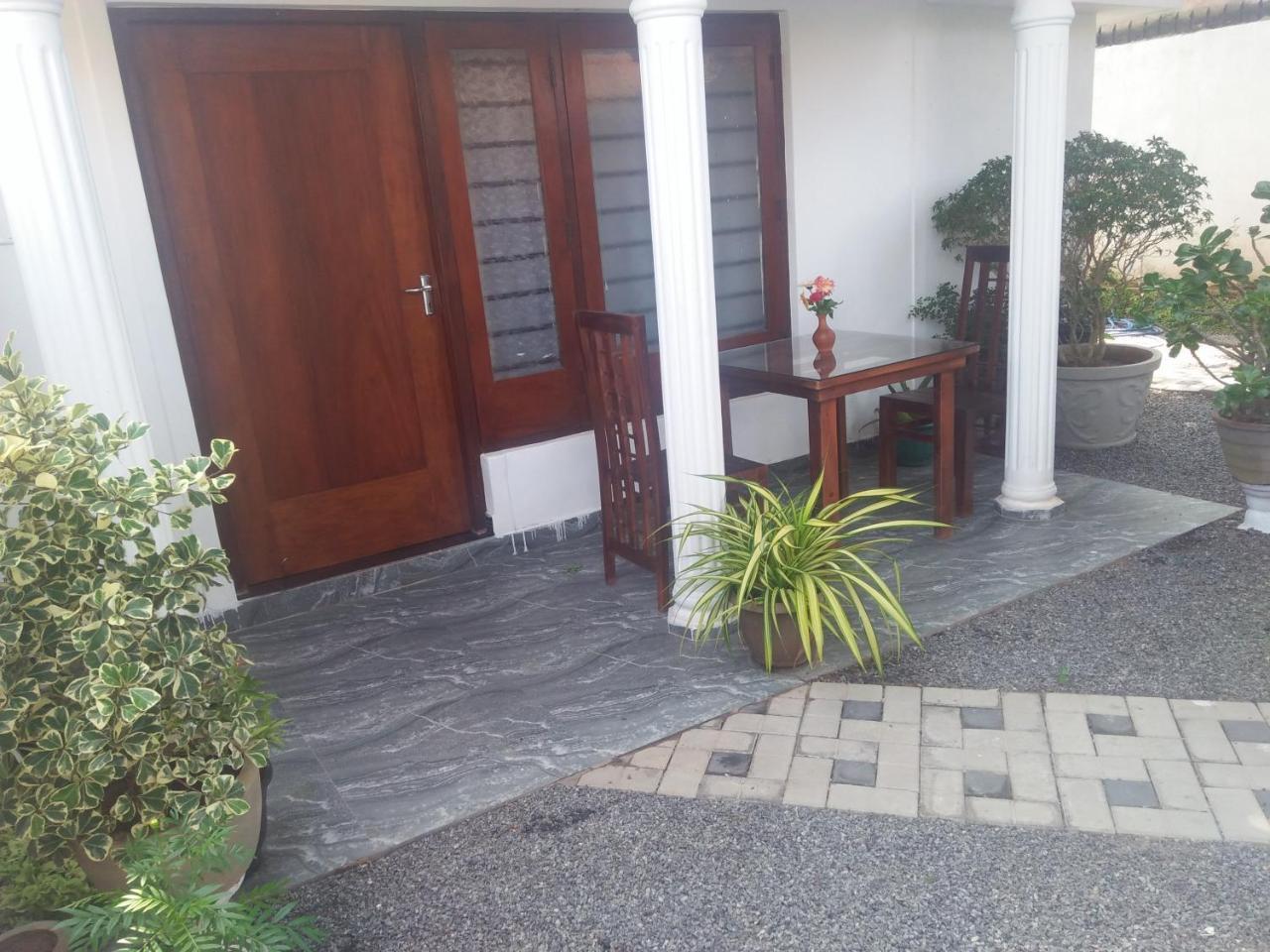 Living Home Negombo Eksteriør billede